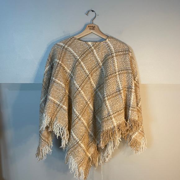 Boyne Valley Weavers Irish Vtg Wool & Alpaca Knit Plaid Poncho Cape Tan/White OS - Picture 9 of 11